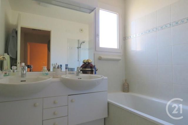 Appartement F4 à vendre - 4 pièces - 82.59 m2 - TRIEL SUR SEINE - 78 - ILE-DE-FRANCE - Century 21 Les Deux Rives Appartement F4 à vendre - 4 pièces - 82.59 m2 - TRIEL SUR SEINE - 78 - ILE-DE-FRANCE - Century 21 Les Deux Rives