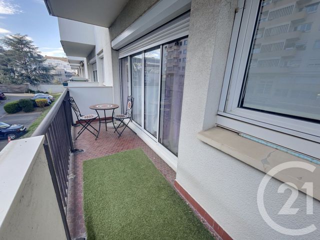 Appartement F5 à vendre - 5 pièces - 82.58 m2 - POISSY - 78 - ILE-DE-FRANCE - Century 21 Les Deux Rives