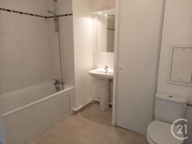 Appartement F1 à louer - 1 pièce - 31.4 m2 - VERNOUILLET - 78 - ILE-DE-FRANCE - Century 21 Les Deux Rives