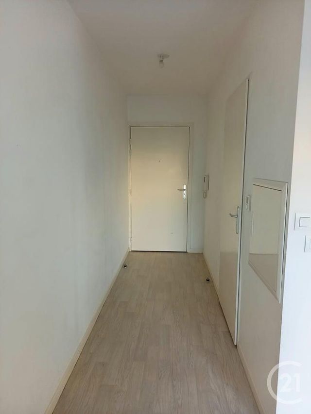 Appartement F1 à louer - 1 pièce - 31.4 m2 - VERNOUILLET - 78 - ILE-DE-FRANCE - Century 21 Les Deux Rives
