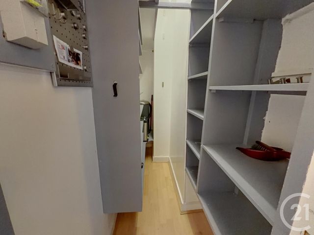 Appartement F2 à vendre - 2 pièces - 50.0 m2 - PARIS - 75018 - ILE-DE-FRANCE - Century 21 Les Deux Rives