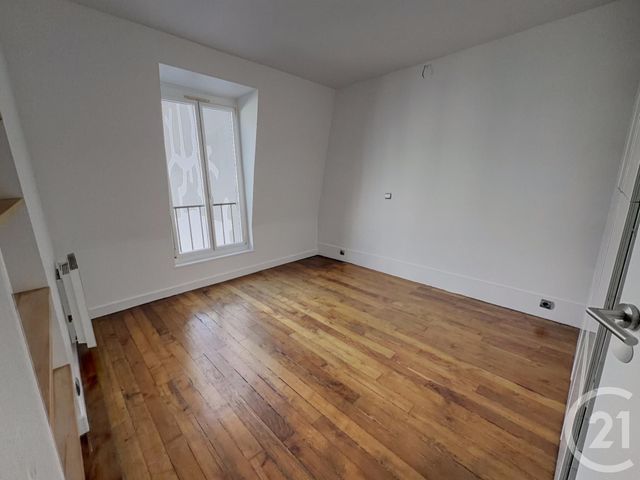 Appartement F2 à vendre - 2 pièces - 50.0 m2 - PARIS - 75018 - ILE-DE-FRANCE - Century 21 Les Deux Rives