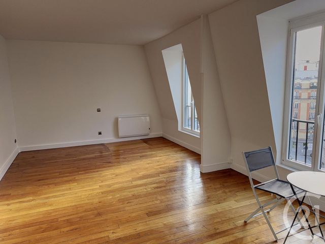 Appartement F2 à vendre - 2 pièces - 50.0 m2 - PARIS - 75018 - ILE-DE-FRANCE - Century 21 Les Deux Rives