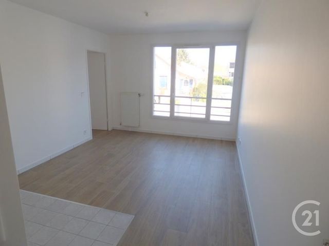 Appartement F2 à louer - 2 pièces - 40.14 m2 - LES MUREAUX - 78 - ILE-DE-FRANCE - Century 21 Les Deux Rives