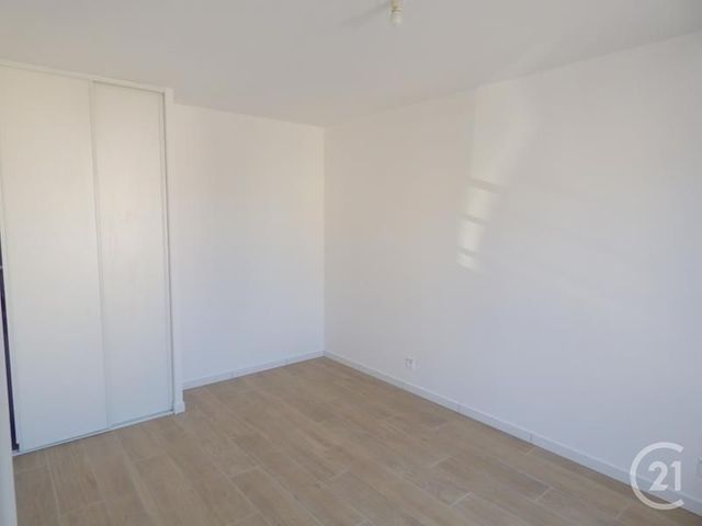 Appartement F2 à louer - 2 pièces - 40.14 m2 - LES MUREAUX - 78 - ILE-DE-FRANCE - Century 21 Les Deux Rives