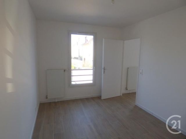 Appartement F2 à louer - 2 pièces - 40.14 m2 - LES MUREAUX - 78 - ILE-DE-FRANCE - Century 21 Les Deux Rives