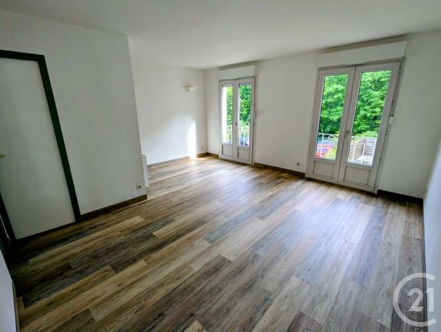 Appartement F1 à louer - 1 pièce - 31.78 m2 - VERNOUILLET - 78 - ILE-DE-FRANCE - Century 21 Les Deux Rives