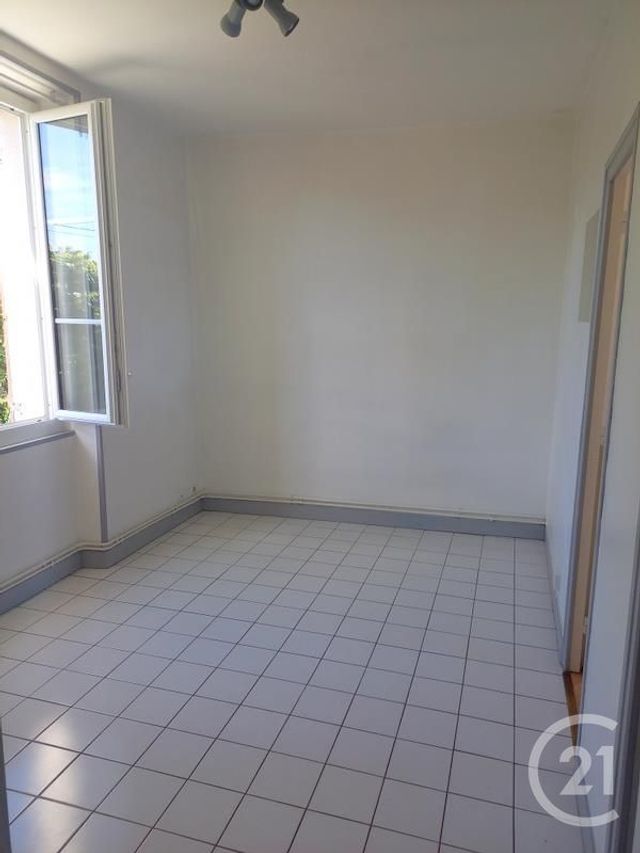Appartement F2 à louer - 2 pièces - 33.16 m2 - MAURECOURT - 78 - ILE-DE-FRANCE - Century 21 Les Deux Rives