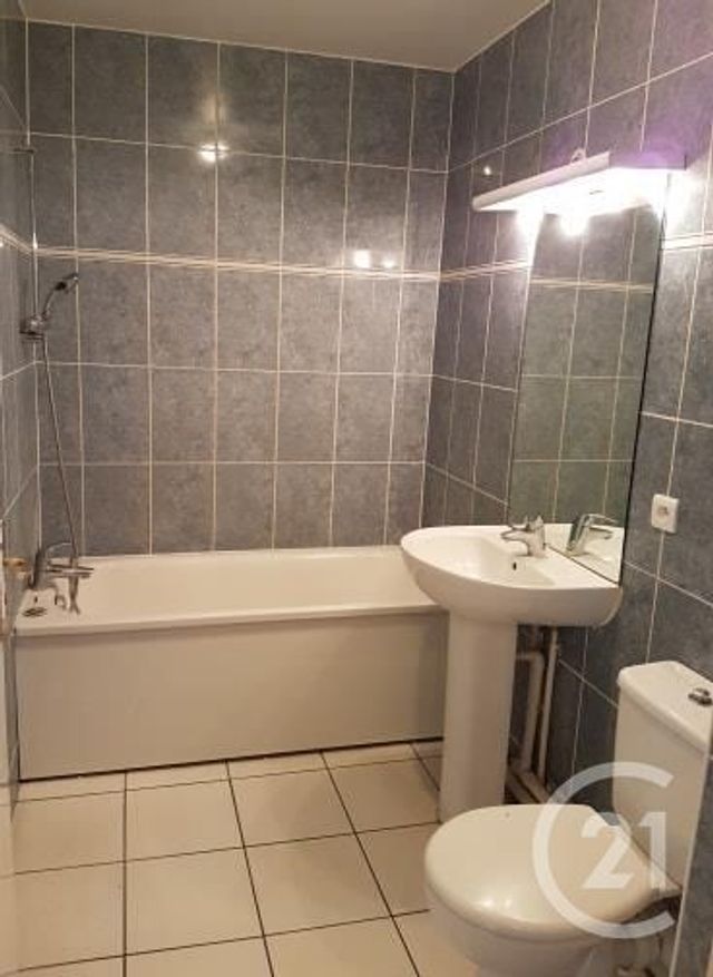 Appartement F2 à louer - 2 pièces - 40.9 m2 - CHANTELOUP LES VIGNES - 78 - ILE-DE-FRANCE - Century 21 Les Deux Rives