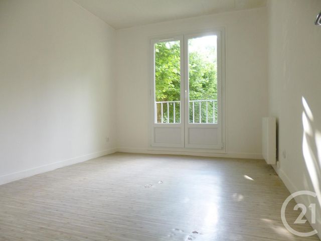Appartement F2 à louer - 2 pièces - 47.3 m2 - ANDRESY - 78 - ILE-DE-FRANCE - Century 21 Les Deux Rives